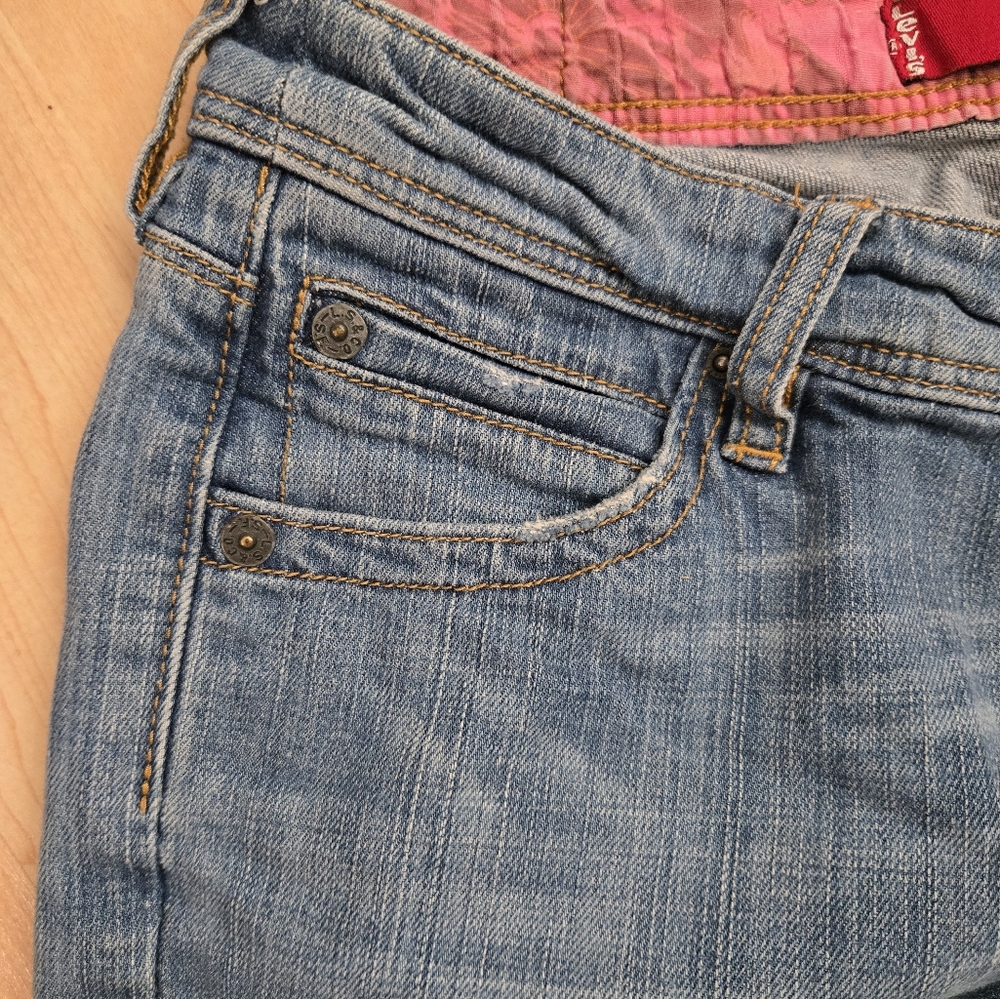 Women's Levis "572" Low Waist Boot Cut Jeans - Picture 5 of 6